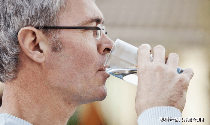 高尿酸患者指南，降低尿酸水平的全面步骤详解（最新更新）