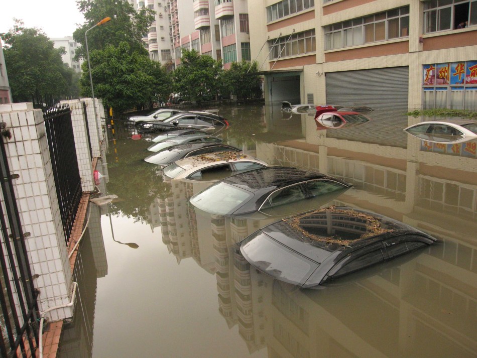 广州番禺暴雨下的隐秘瑰宝，小巷特色小店探秘