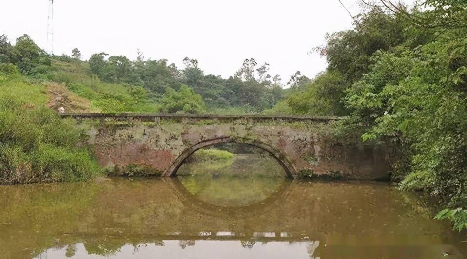 历史上的11月20日，石板滩新道路规划引领心灵之旅新篇章开启