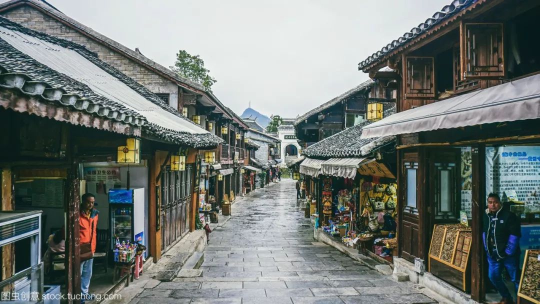 历史上的十二月九日，小巷特色小店的余额实时探秘之旅