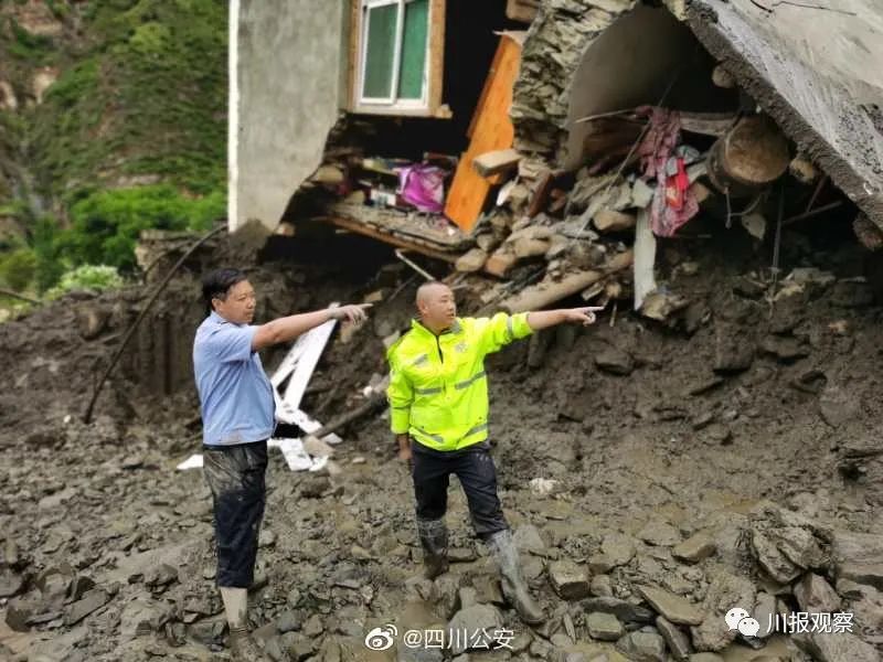 农民突发泥石流，泥石流暴发居民狂喊提醒路人 